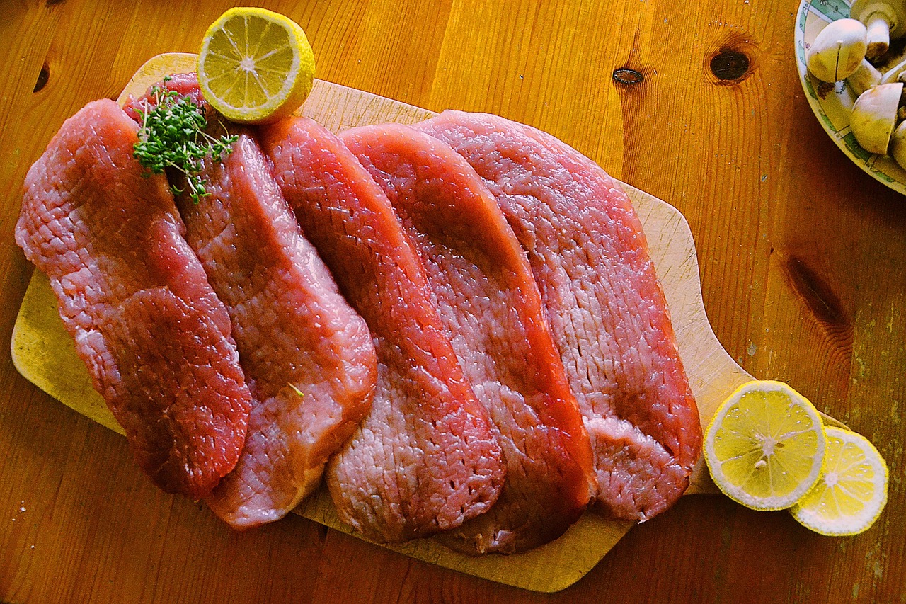 Previously Frozen Meat That's Been Thawed (Image Credits: Pixabay)