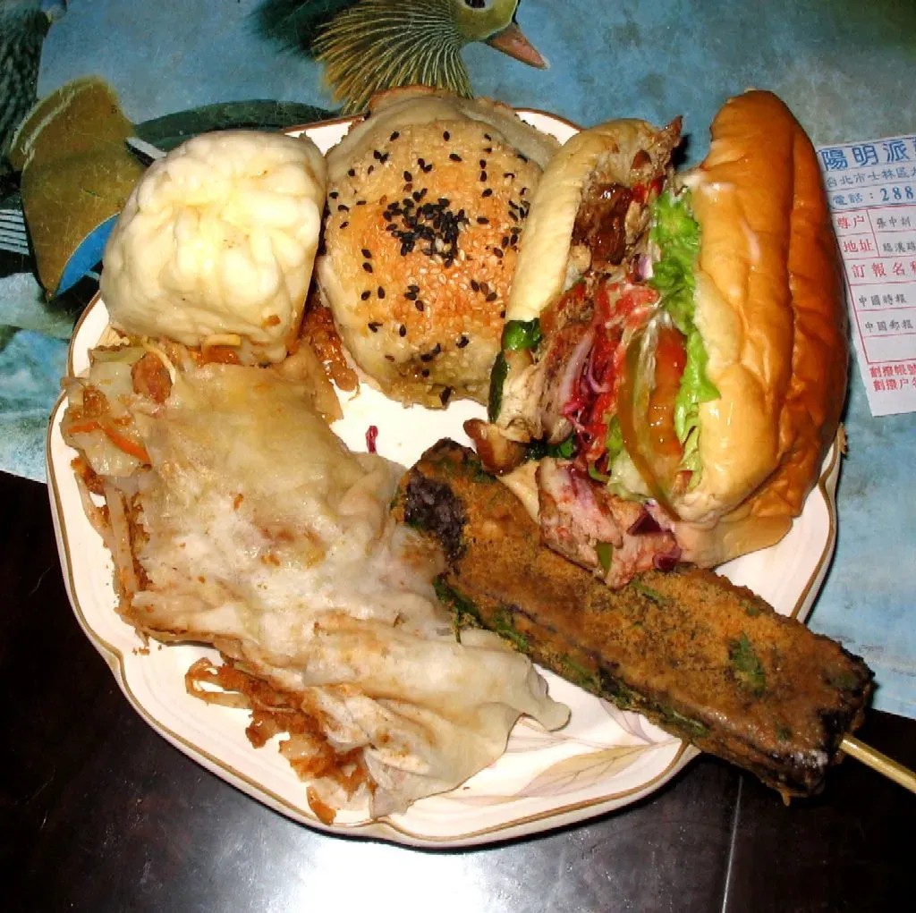 Fried Foods Stored In Airtight Containers (Image Credits: Wikimedia)
