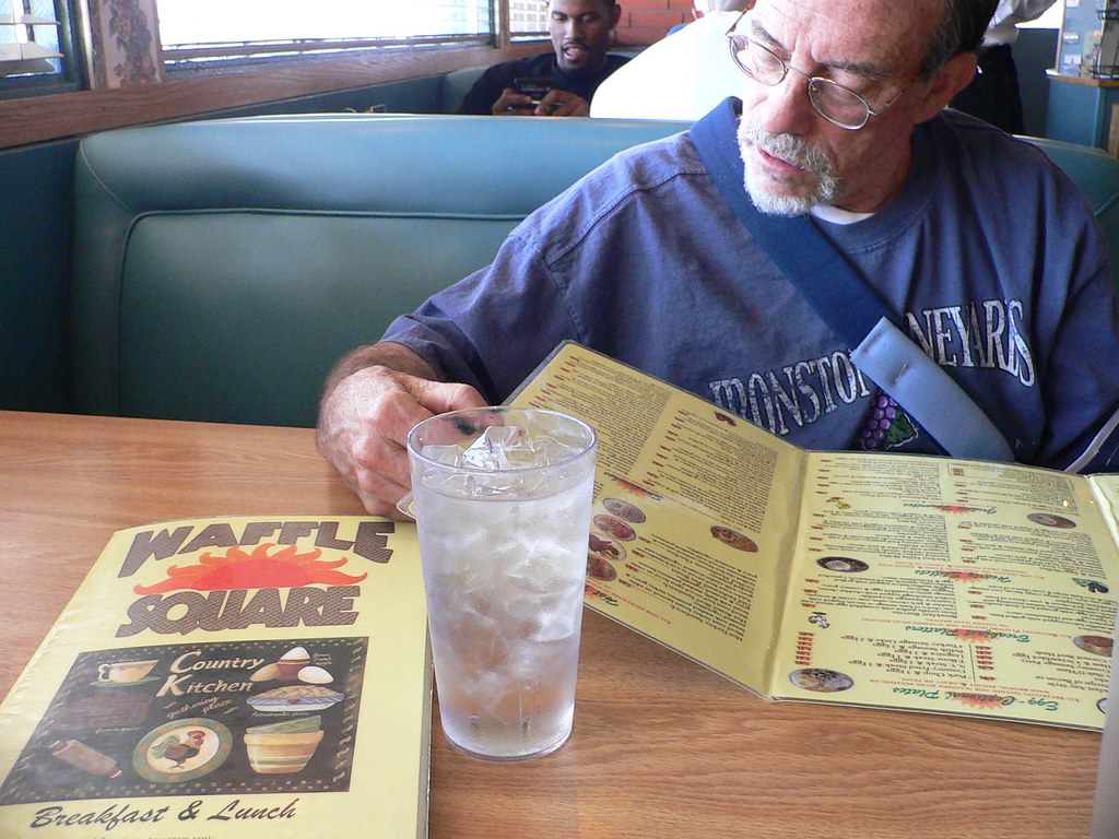 Your Menu Approach Signals Your Decision-Making Style (Image Credits: Flickr)