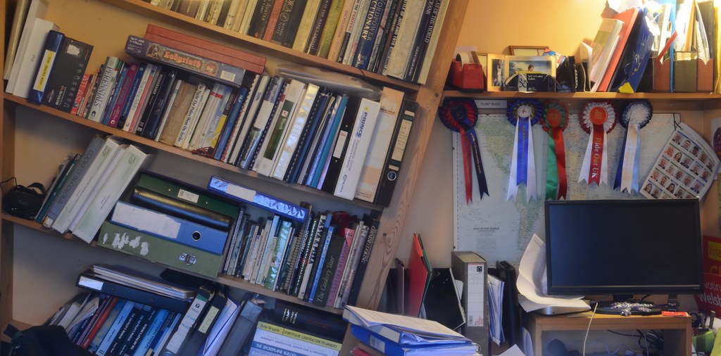 Open Shelving Packed with Mismatched Items (Image Credits: Flickr)