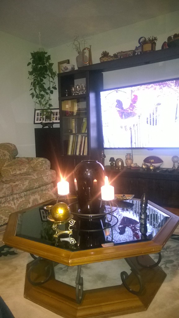 Dark or Intensely Saturated Wall Colors in Main Living Areas (Image Credits: Flickr)