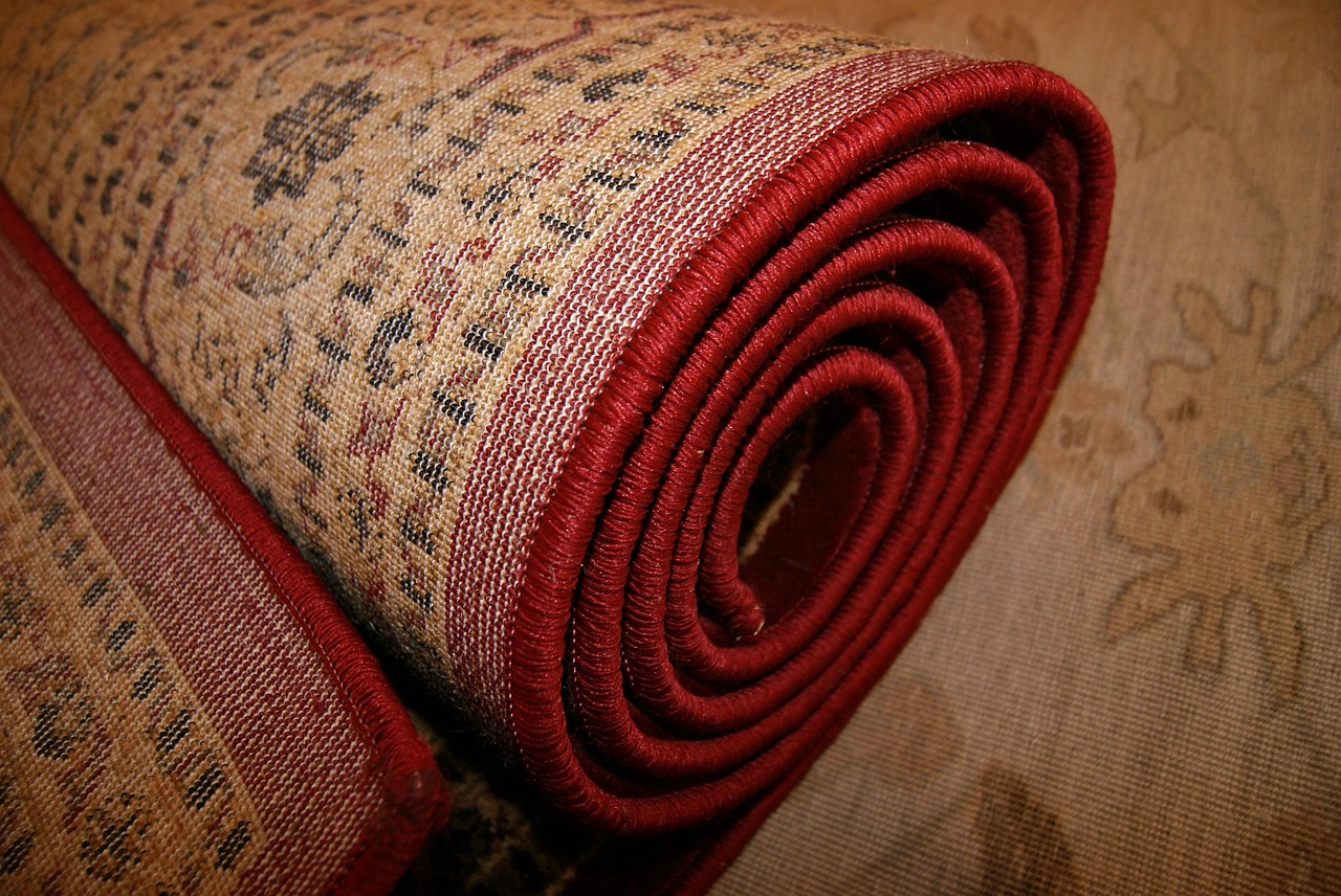 Busy Patterned Rugs or Wallpaper (Image Credits: Pixabay)