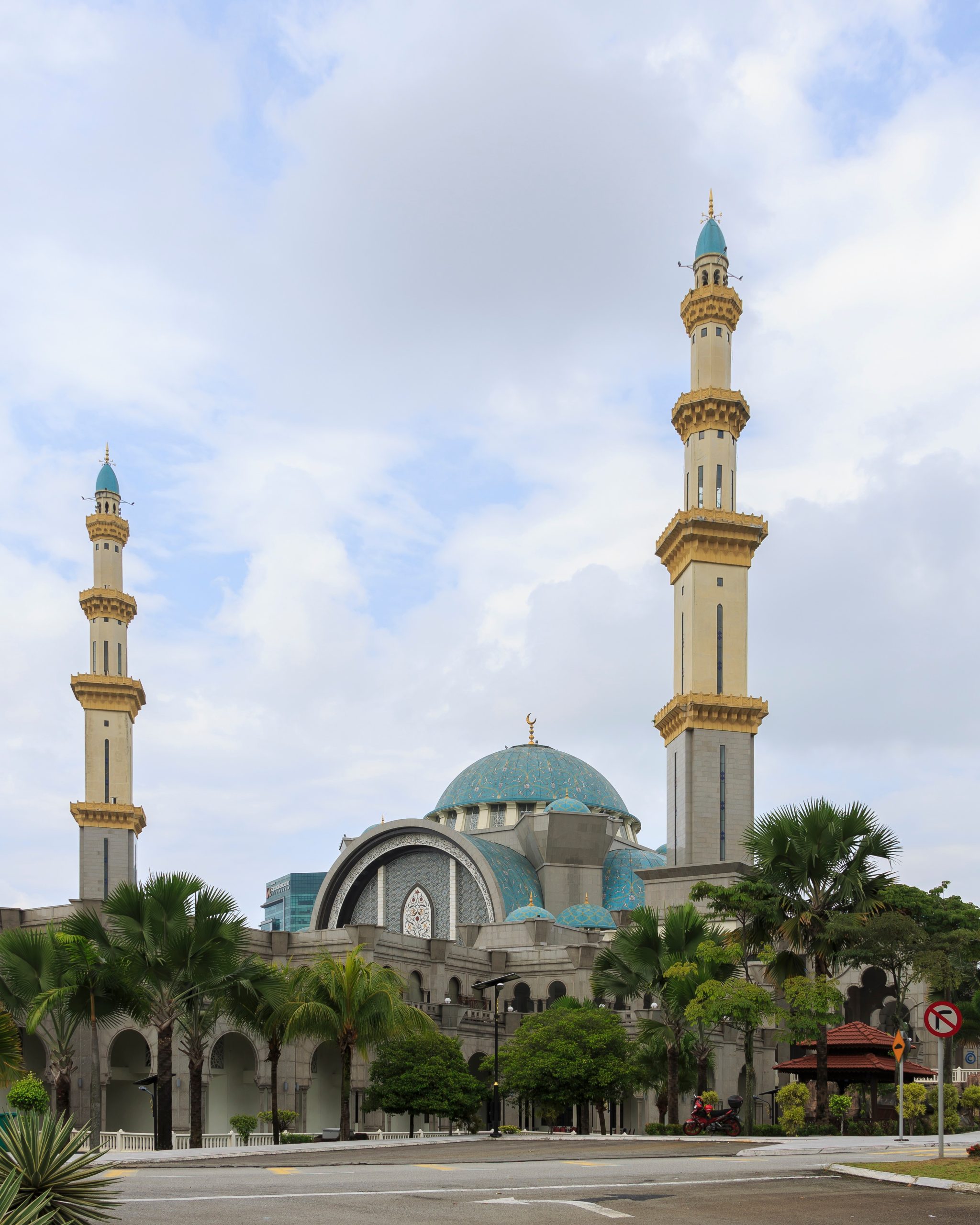 Malaysia: Failing to Meet Ambitious Goals (Image Credits: Wikimedia)