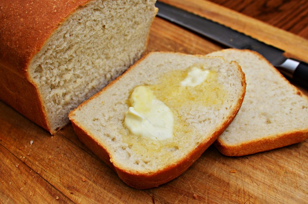Fresh Baked Goods Aren't Always Fresh (Image Credits: Flickr)