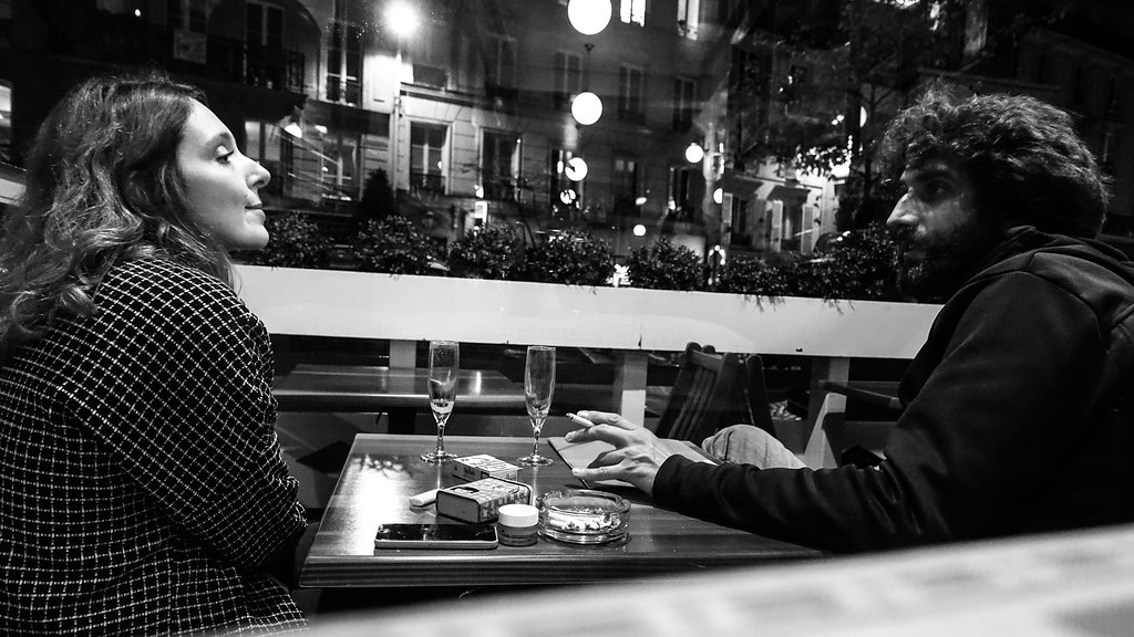 Your Eye Contact Habits Set the Tone Instantly (Image Credits: Flickr)