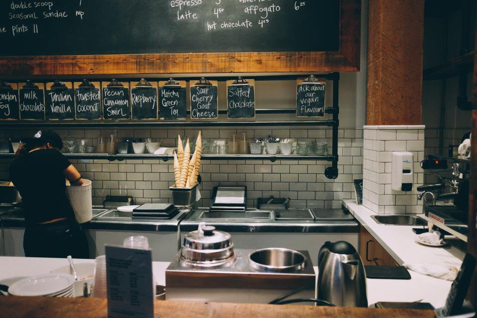 Electric Kitchen Appliances with Internal PFAS Components (Image Credits: Stocksnap)