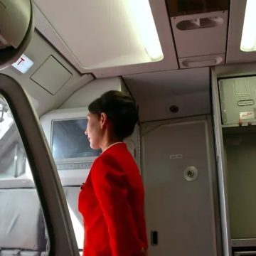 A Flight Attendant Shares 6 Habits That Make Passengers Instantly More Likable