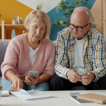 Here's What a Lower-Income Retiree Receives from Social Security at 62