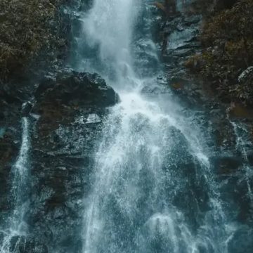 The "Stealth Traveler" Mindset: Why Experienced Explorers Avoid These 9 Popular Spots