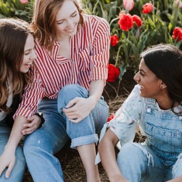 10 Small Habits That Make People More Attractive