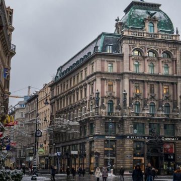 The 5 Rudest Tourist Destinations In The World (And 8 That Are Surprisingly Welcoming)