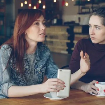 6 Everyday Habits That Naturally Make People More Appealing
