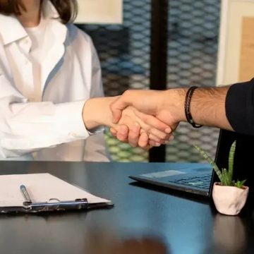 17 Phrases Career Experts Say to Avoid in Job Interviews After 50