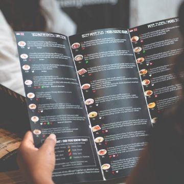 7 Restaurant Menu Red Flags Chefs Say Should Send You Walking Out