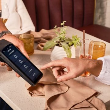 12 Habits That Irritate Restaurant Staff More Than Anything Else