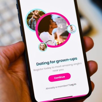 7 Dating Behaviors Likely to Disappear Within 20 Years, Experts Say
