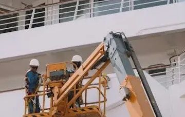 A Cruise Ship Employee Reveals 8 Requests That Quietly Worry the Crew
