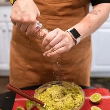 The Cooking Shortcut Every Restaurant Uses That Home Cooks Never Suspect