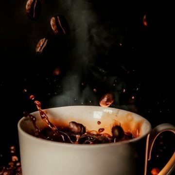 11 Subtle Habits Coffee Shop Customers Do That Secretly Drive Baristas Wild