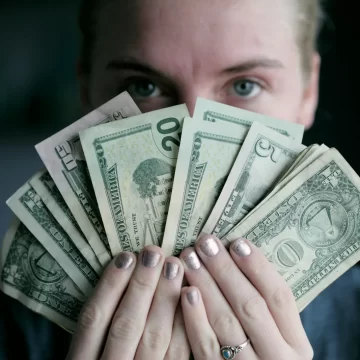The Middle-Class Spending Habits Wealth Advisors Say Are Hardest to Break