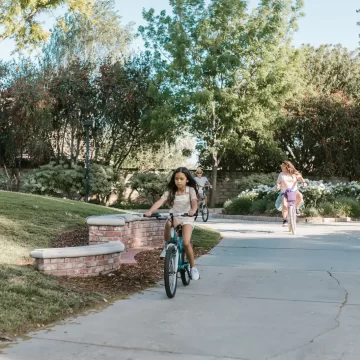 9 Things Kids Did Outside All Summer in the 1970s That Parents Today Would Never Allow