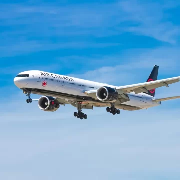 If You Book Flights This Way, Frequent Flyers Say You're Overpaying Every Time