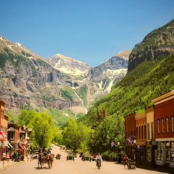 9 U.S. Mountain Towns So Beautiful You'll Want to Stay Forever