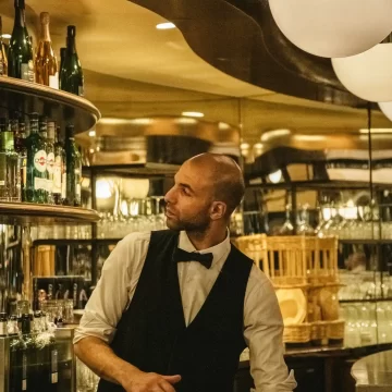 12 Common Phrases to Never Say in France If You Want Good Service