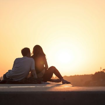 6 Strange Coincidences in Dating That Still Send Chills Down Relationship Experts' Spines