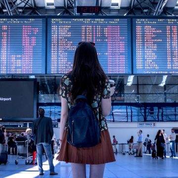 8 Things People Do When They're About to Miss Their Flight and Don't Even Realize It