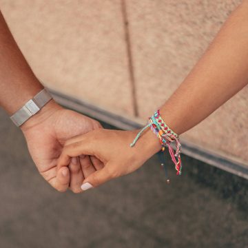 How Many of These 10 Old-School Dating Traditions Can You Still Remember?