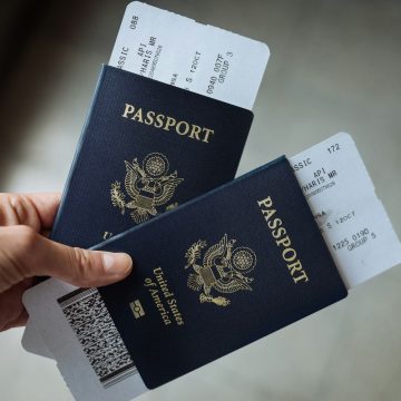 8 Boarding Habits That Quickly Mark an Experienced Flyer
