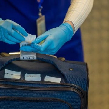 7 Baggage Habits Handlers Wish Flyers Knew About Checked Bags