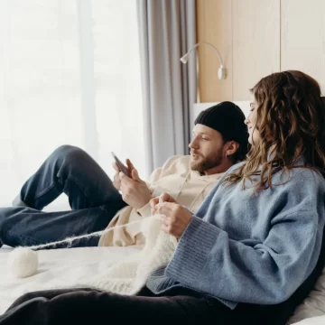 I've Been Married for 20 Years - These 7 Habits Quietly Keep Couples Together