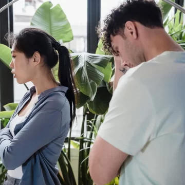 The Relationship Blacklist: 9 Behaviors You're Better Off Never Ignoring