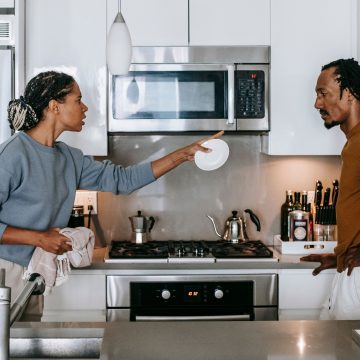 7 Things a Devoted Wife Would Never Do to the Husband She Loves