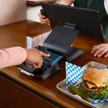 9 Money-Saving Secrets Retail Workers Aren't Supposed to Share With Customers