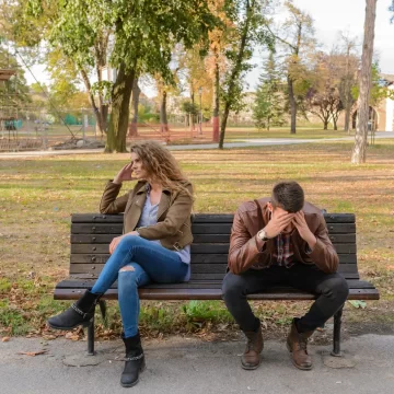 10 Marriage Habits Therapists Say Can Quietly Create Distance Over Time