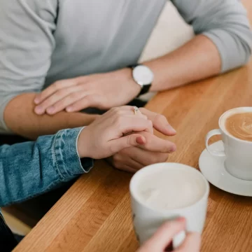 7 Relationship Habits That Seem Normal but Could Secretly Damage Trust