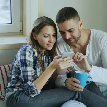 7 Dating Secrets People in Long-Term Relationships Know That May Make Singles Nervous
