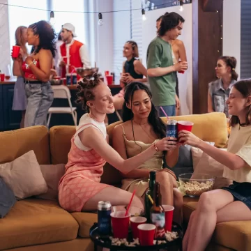 8 Things You Do at Social Gatherings That Instantly Annoy Others