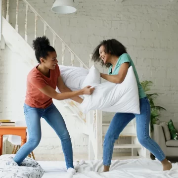 17 Traits People Look for in a Roommate but Don't Always Mention