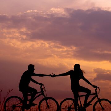 10 Things Couples Stop Doing After 25 Years of Marriage – and What Replaces Them