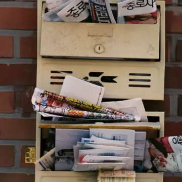 If You Had a Pen Pal in the ’70s, These 7 Letter-Writing Habits Will Ring a Bell