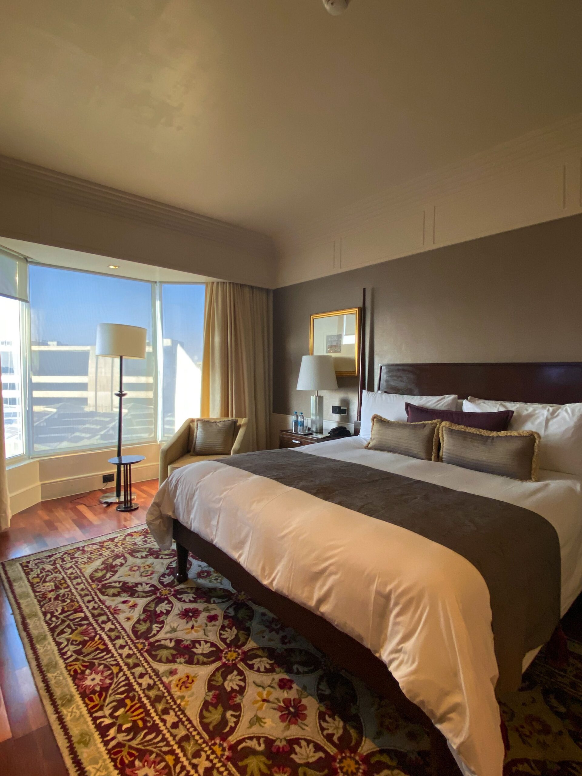 11 Hotel Room Features Frequent Travelers Check Before Booking - Our ...